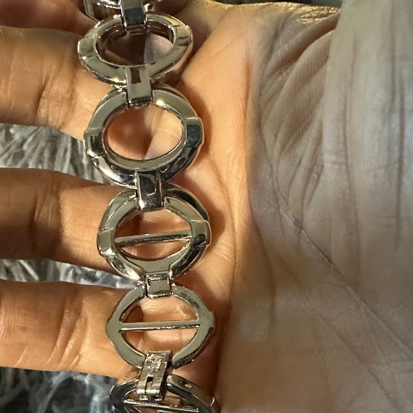 Avon vintage Silver stone Circular Bracelet Watch-Battery included - Picture 8 of 13